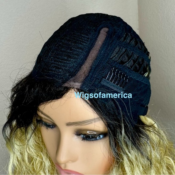 Premium quality synthetic wig - Picture 6 of 7